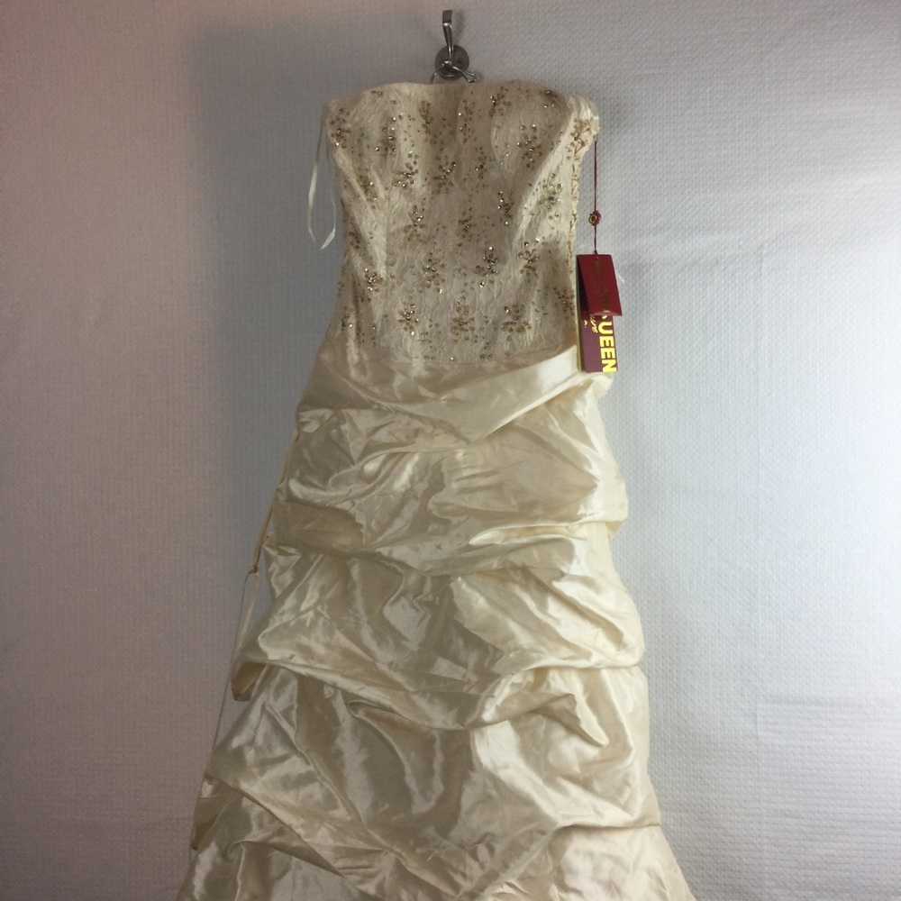 Women’s May Queen Couture Dress Size 8 prom